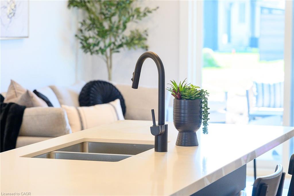 162 Craddock Boulevard Property Photo 12