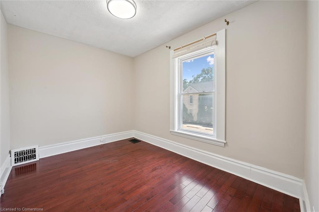 363 Woolwich Street Property Photo 22