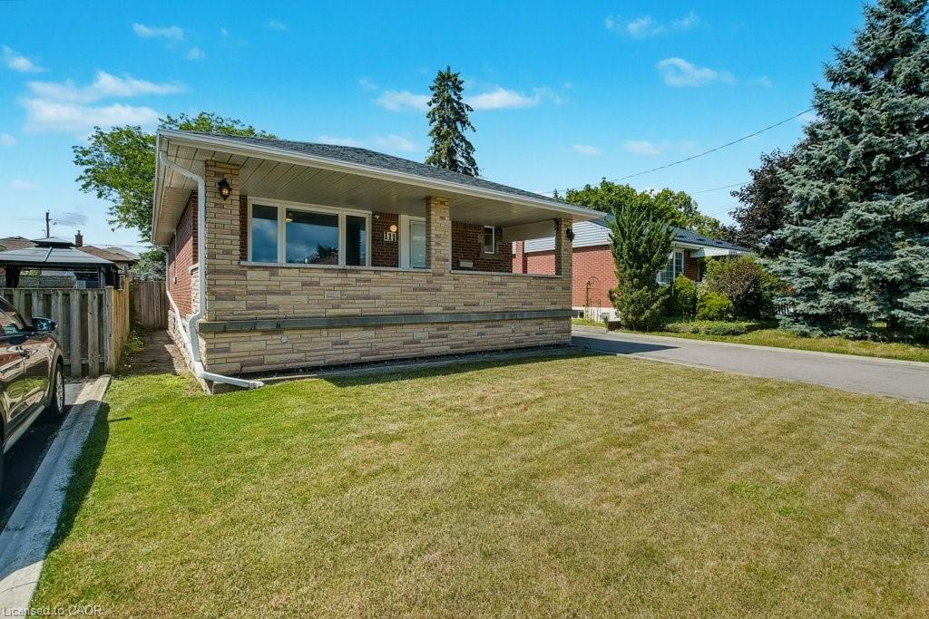 111 Castlefield Drive Property Photo 1