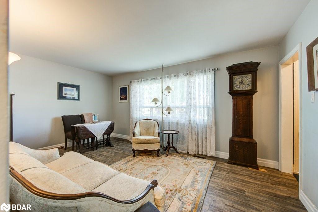 87 Dunkirk Drive Property Photo 6