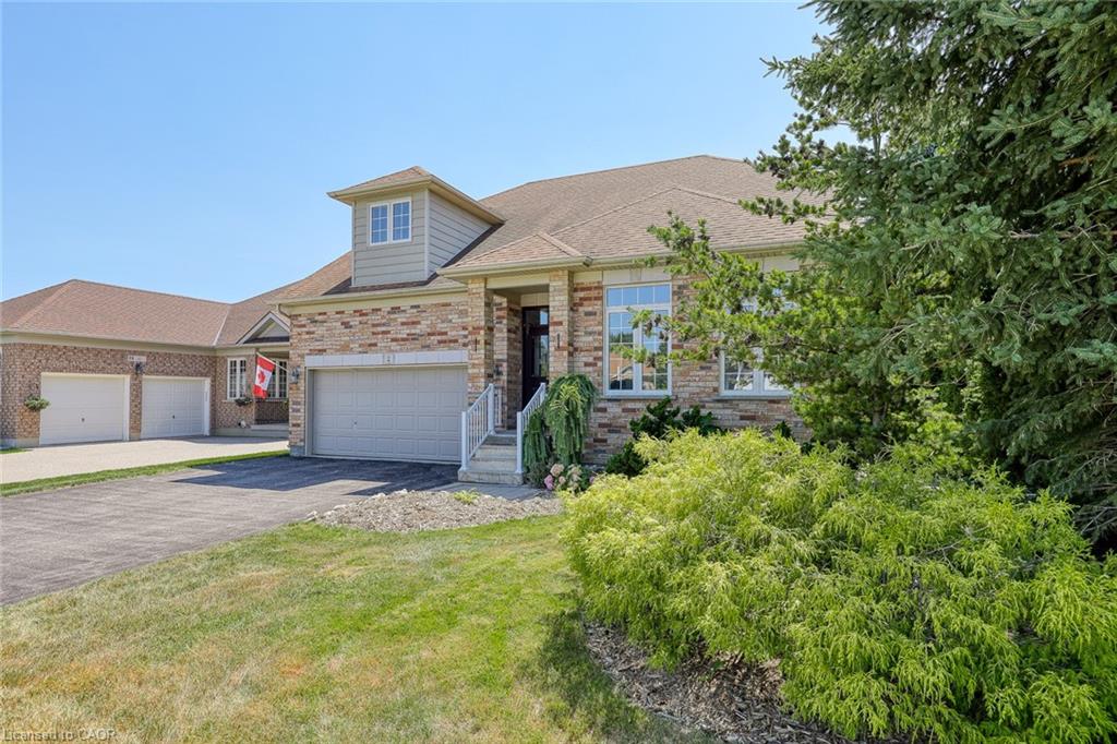 2 Green Gable Place Property Photo 5