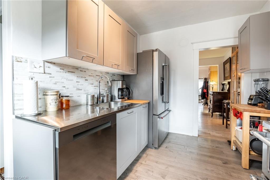 144 Dufferin Street E Property Photo 12