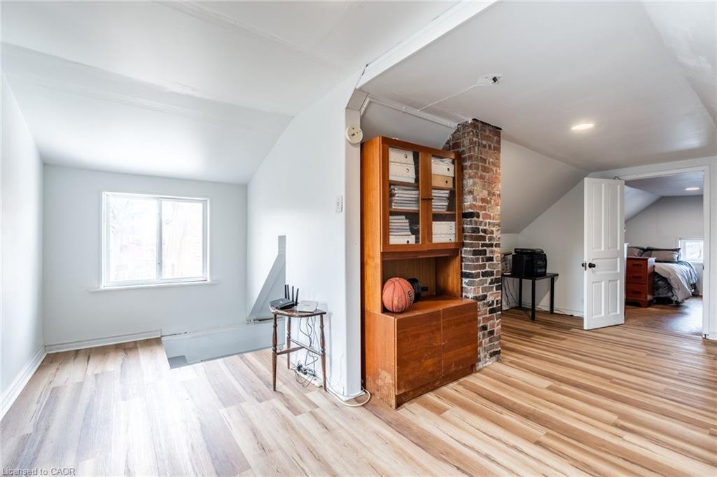 144 Dufferin Street E Property Photo 18