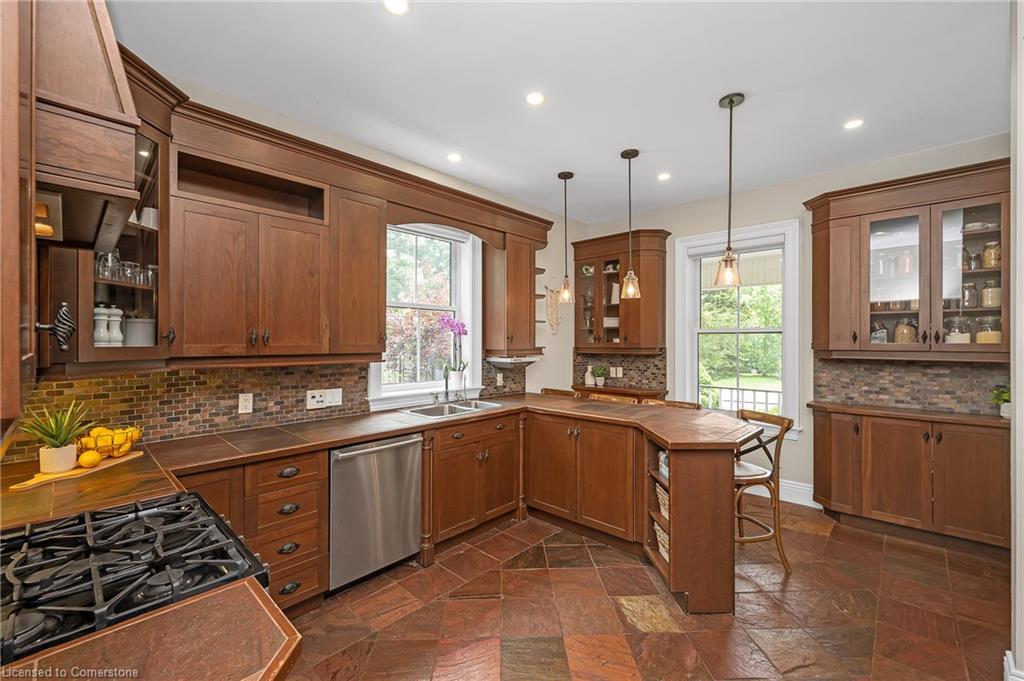 780 Old 8 Highway Property Photo 12