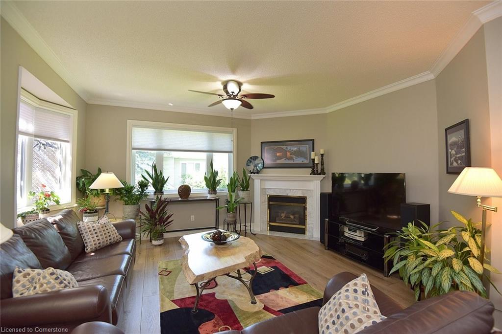 241 Silverbirch Boulevard Property Photo 7