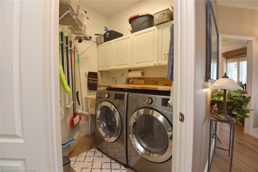 241 Silverbirch Boulevard Property Photo 20