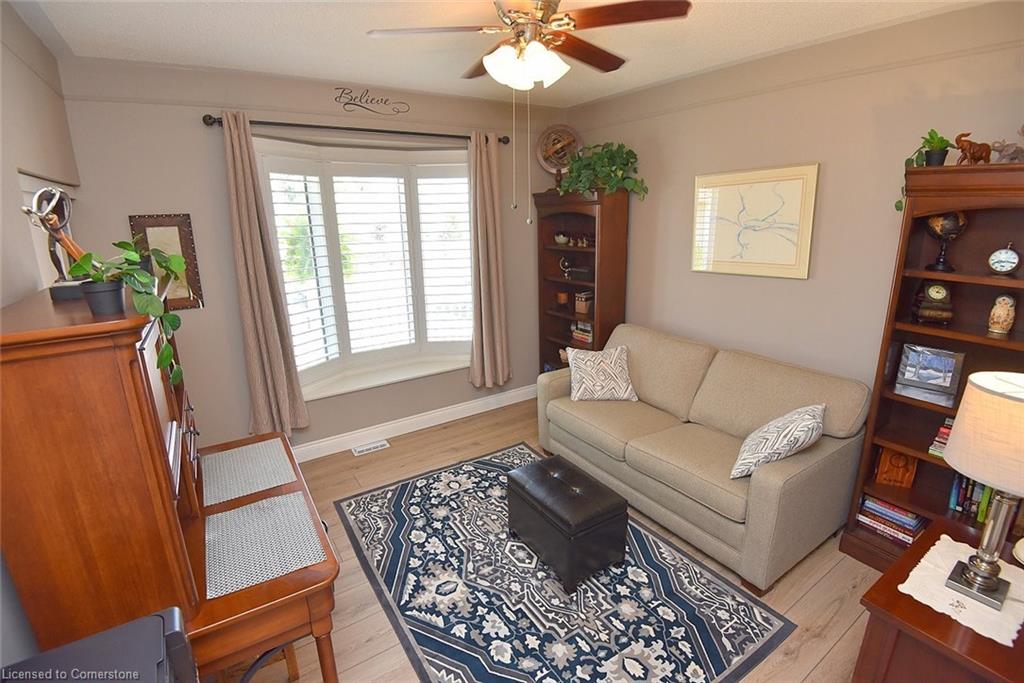 241 Silverbirch Boulevard Property Photo 25