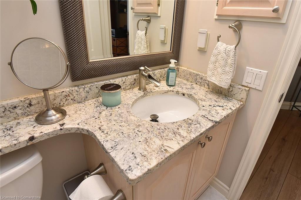 241 Silverbirch Boulevard Property Photo 26