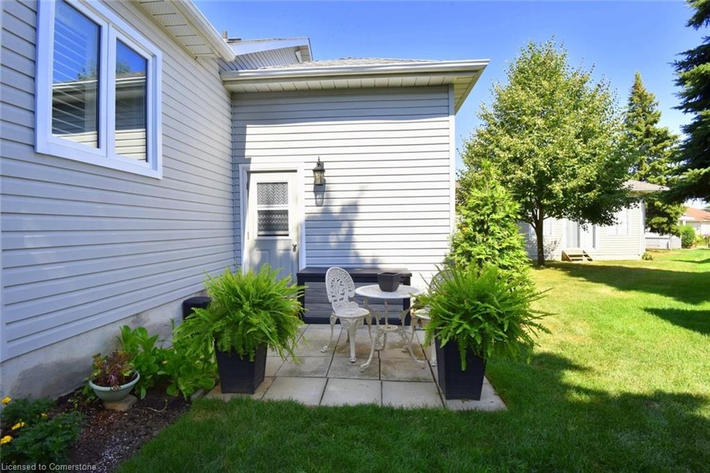 241 Silverbirch Boulevard Property Photo 36