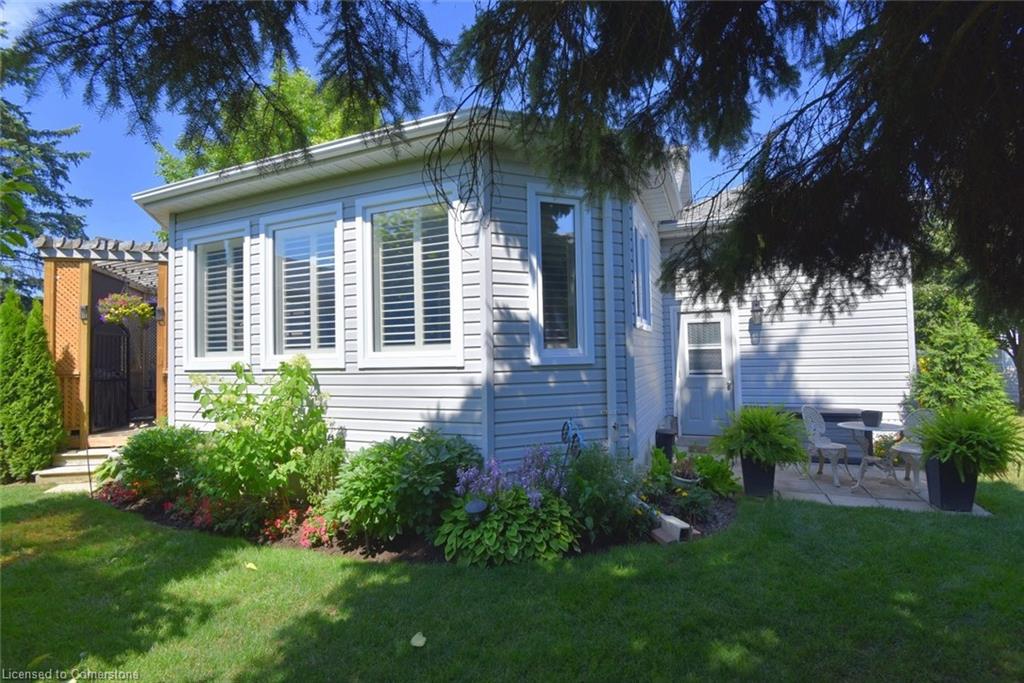 241 Silverbirch Boulevard Property Photo 37