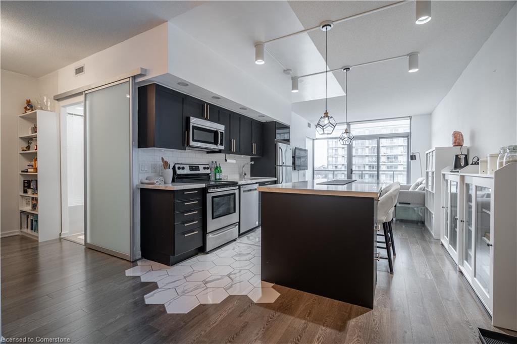 1514-105 The Queensway Property Photo 1