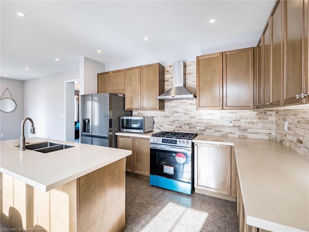 416 Gooch Crescent Property Photo 23