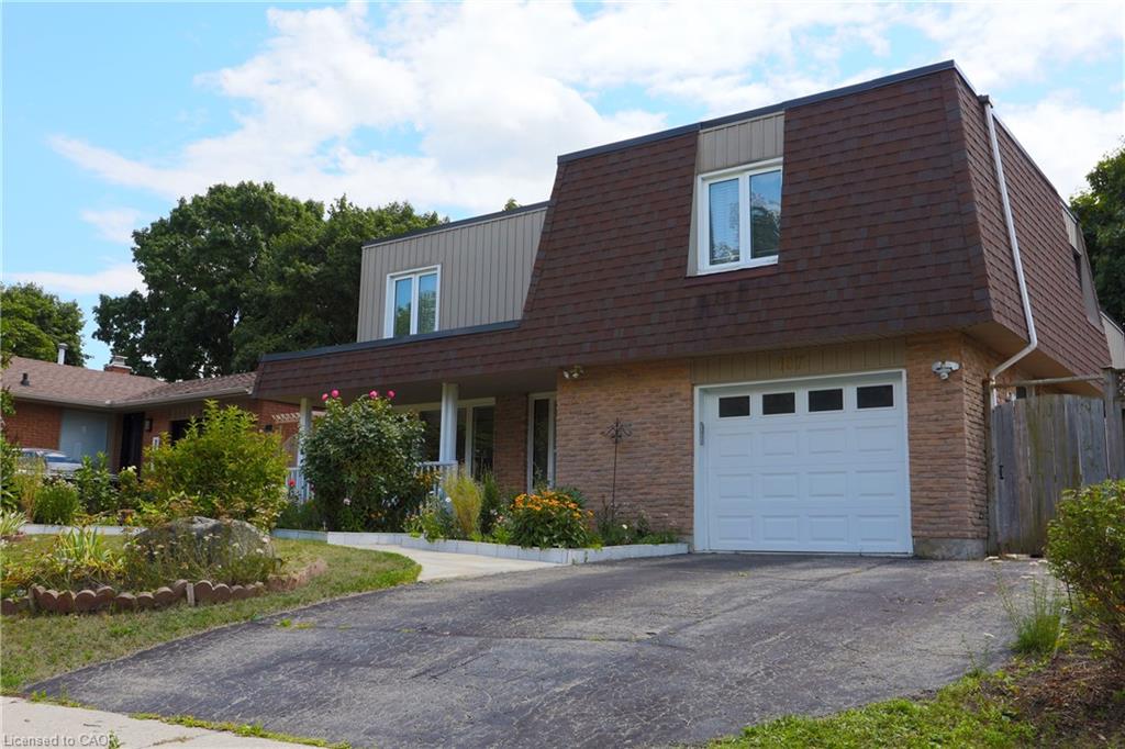 107 Roseneath Crescent Property Photo 1