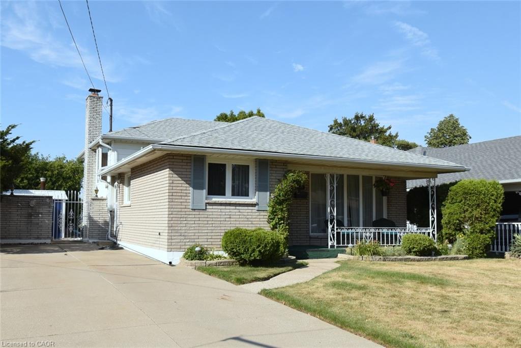 33 Dubarry Boulevard Property Photo 1