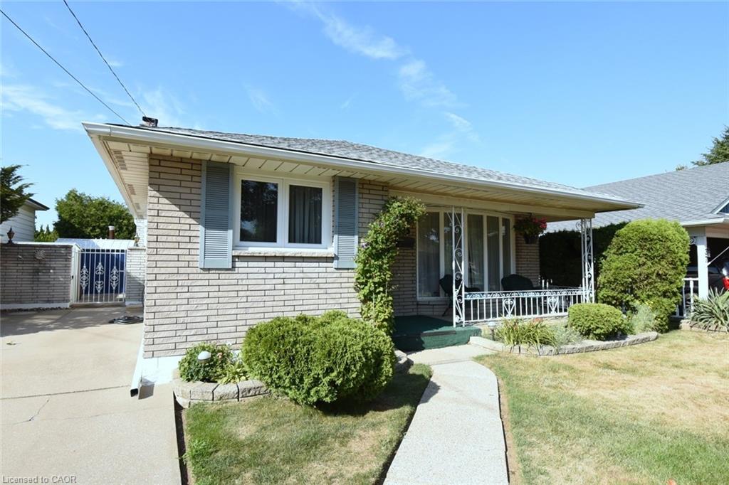 33 Dubarry Boulevard Property Photo 2