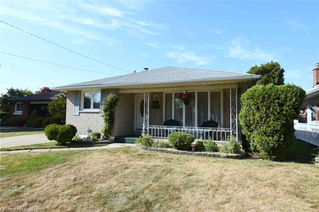 33 Dubarry Boulevard Property Photo 3