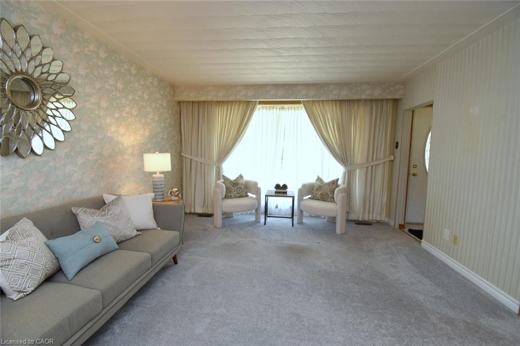 33 Dubarry Boulevard Property Photo 6