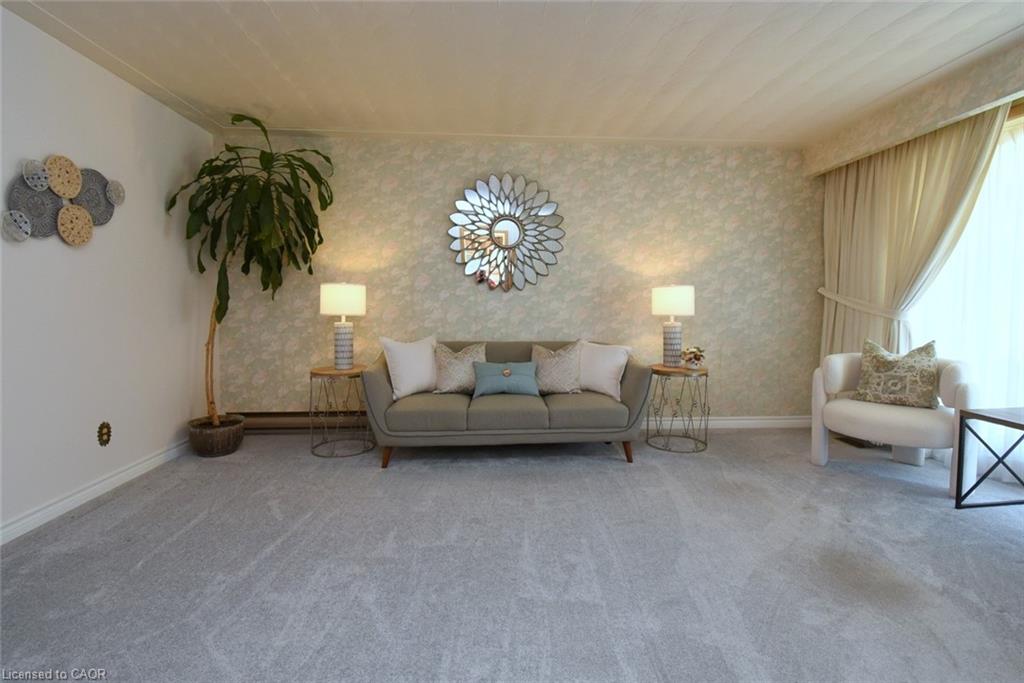 33 Dubarry Boulevard Property Photo 8