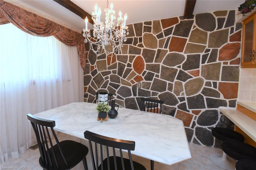 33 Dubarry Boulevard Property Photo 9