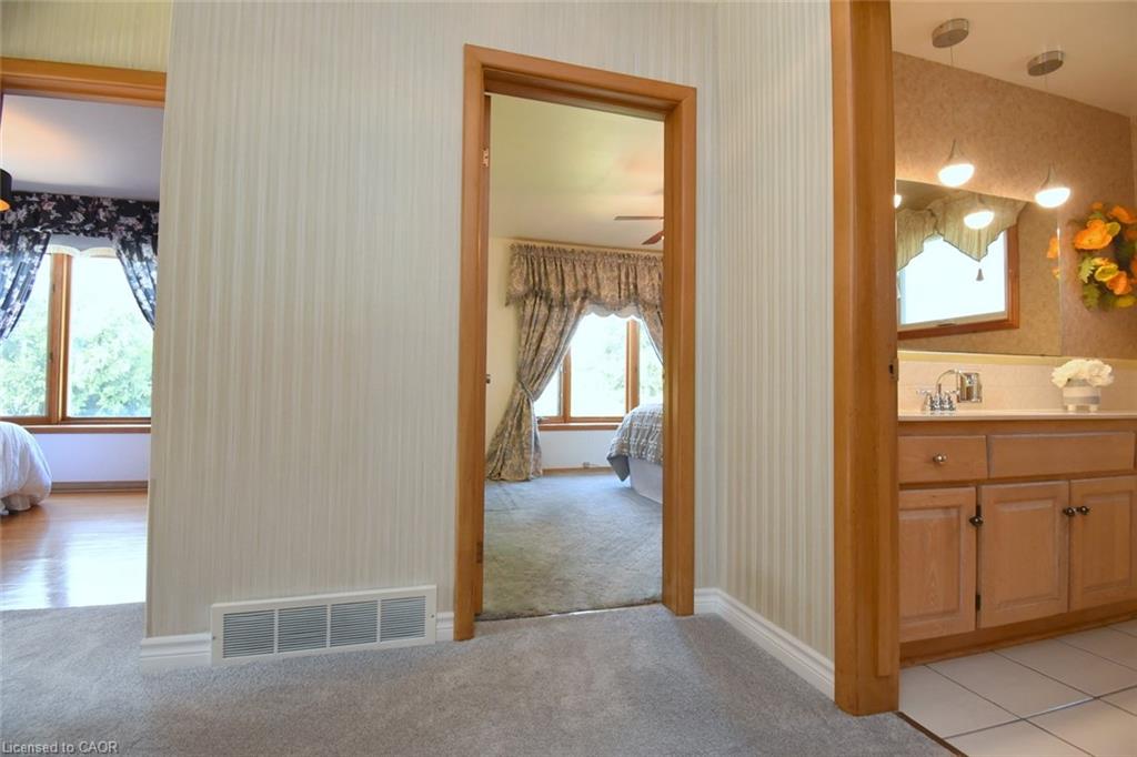 33 Dubarry Boulevard Property Photo 14