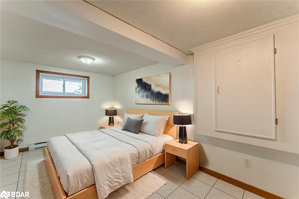 5580 Penetanguishene Road Property Photo 14