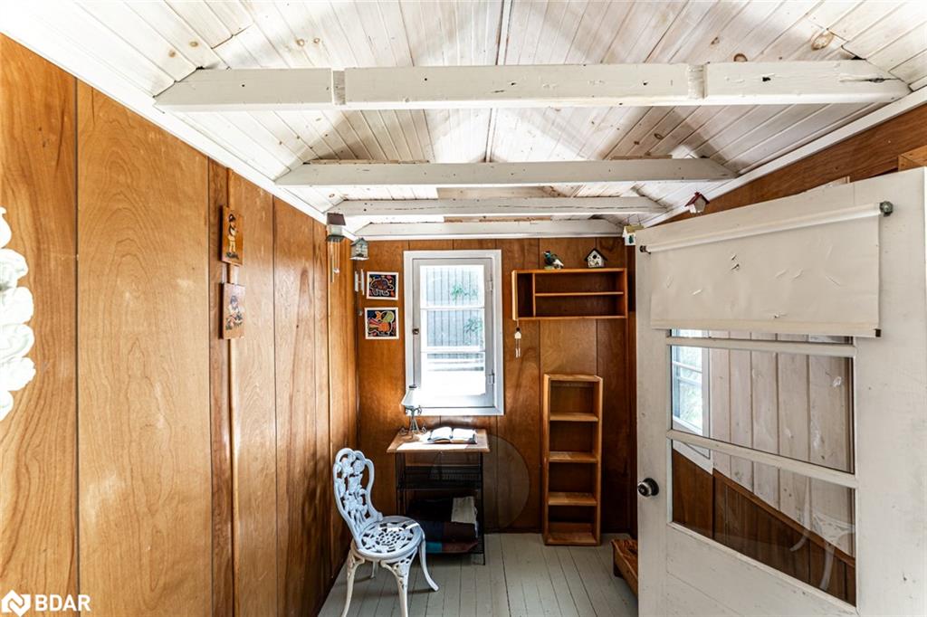 5580 Penetanguishene Road Property Photo 16