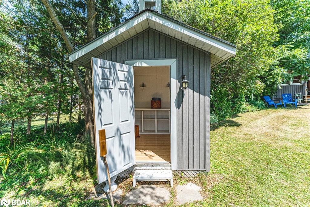 5580 Penetanguishene Road Property Photo 18