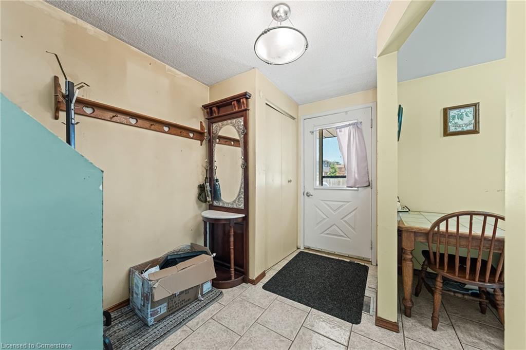 232 Sekura Street Property Photo 6