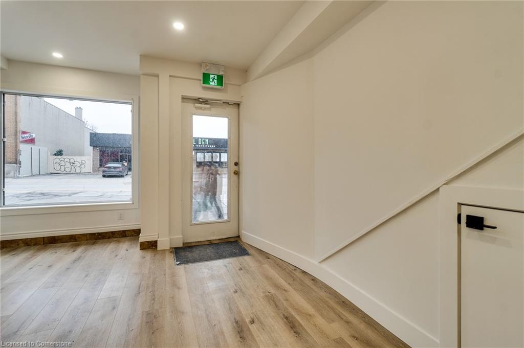 18 Barton Street E Property Photo 11