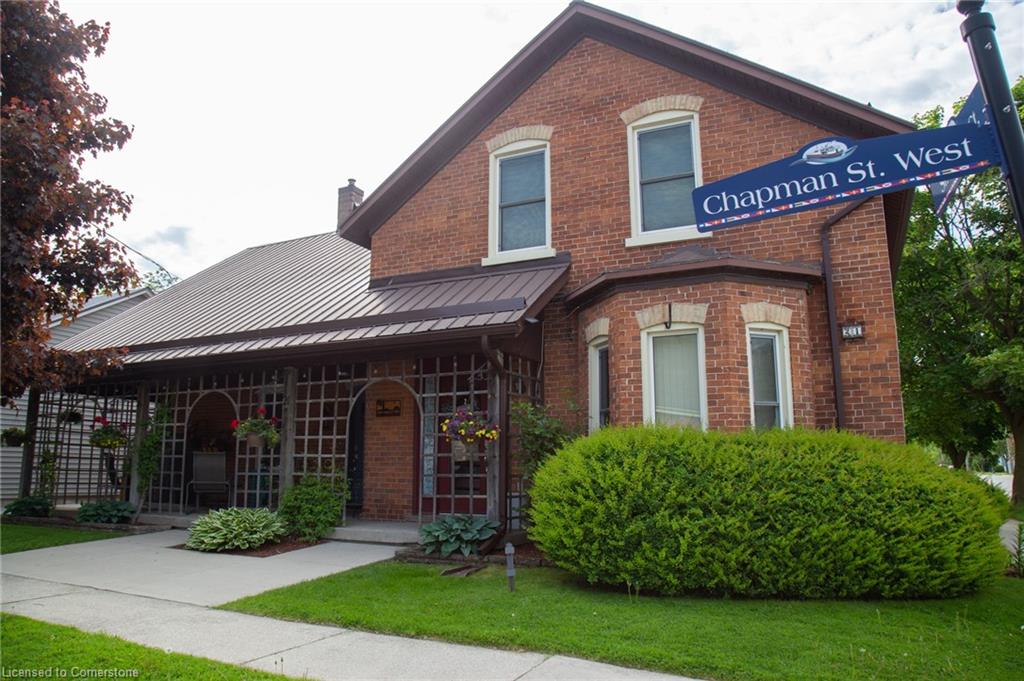 21 Chapman Street W Property Photo 1