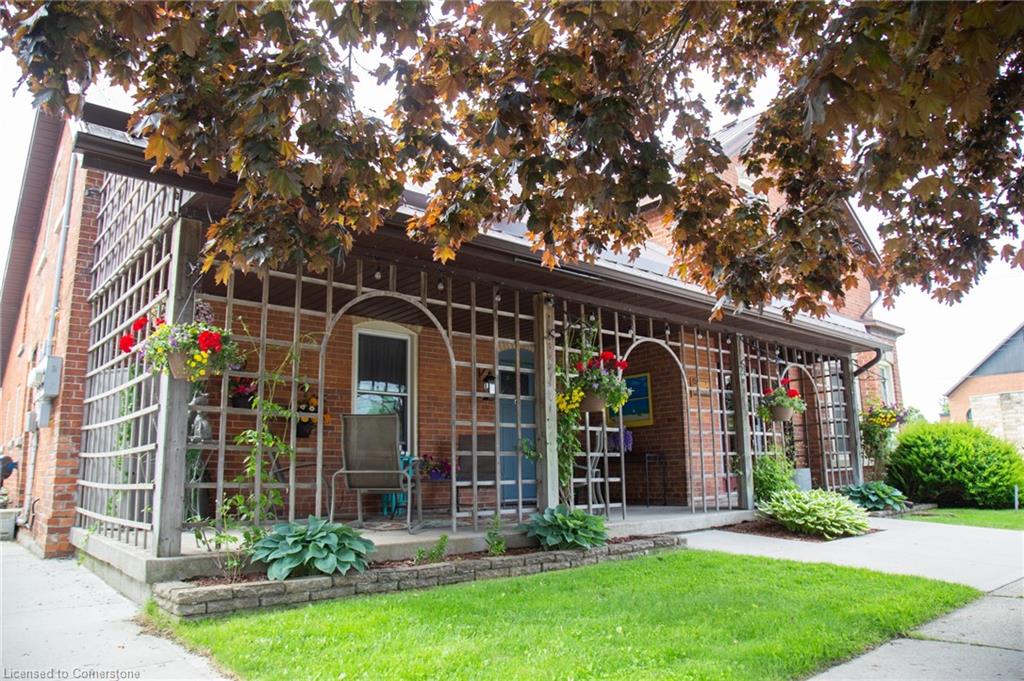 21 Chapman Street W Property Photo 2
