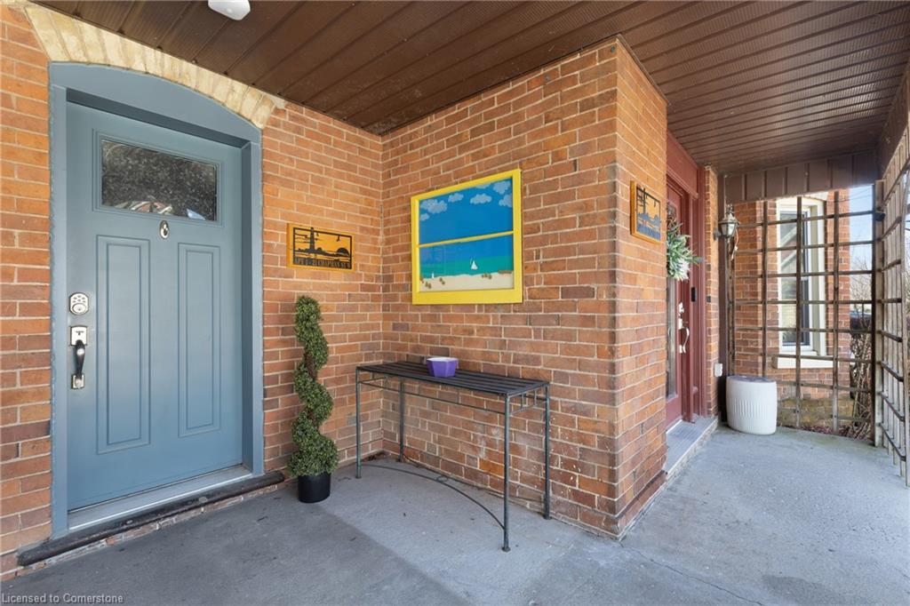 21 Chapman Street W Property Photo 3