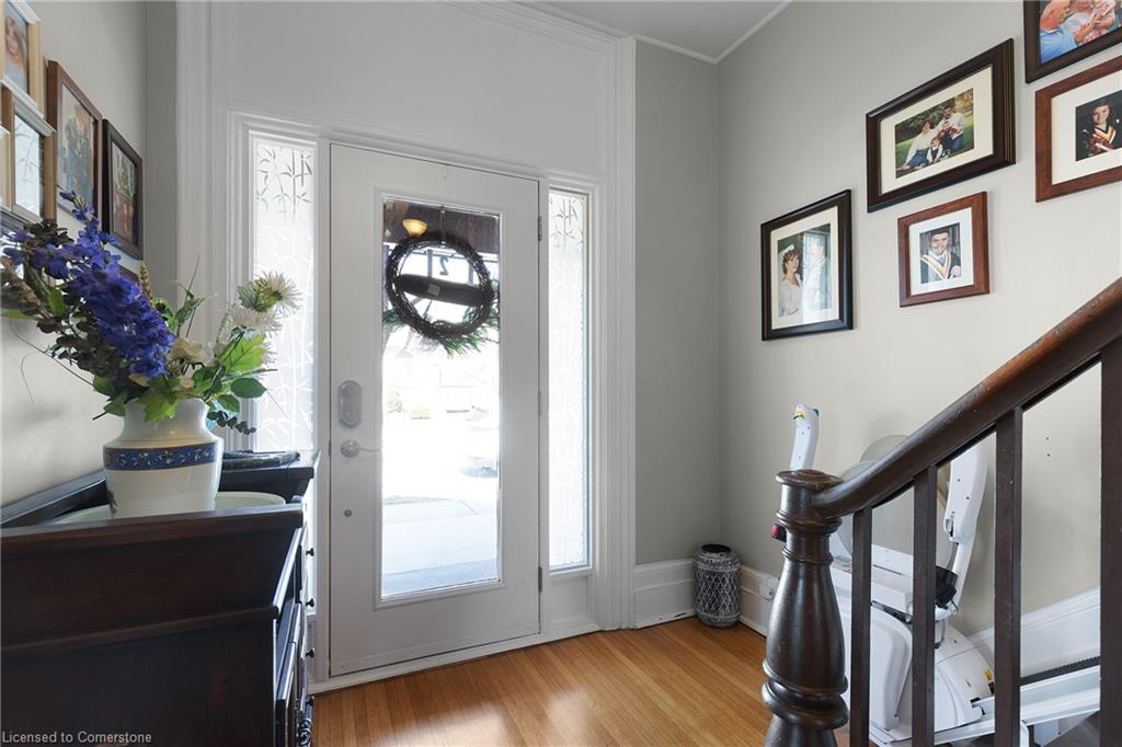 21 Chapman Street W Property Photo 4