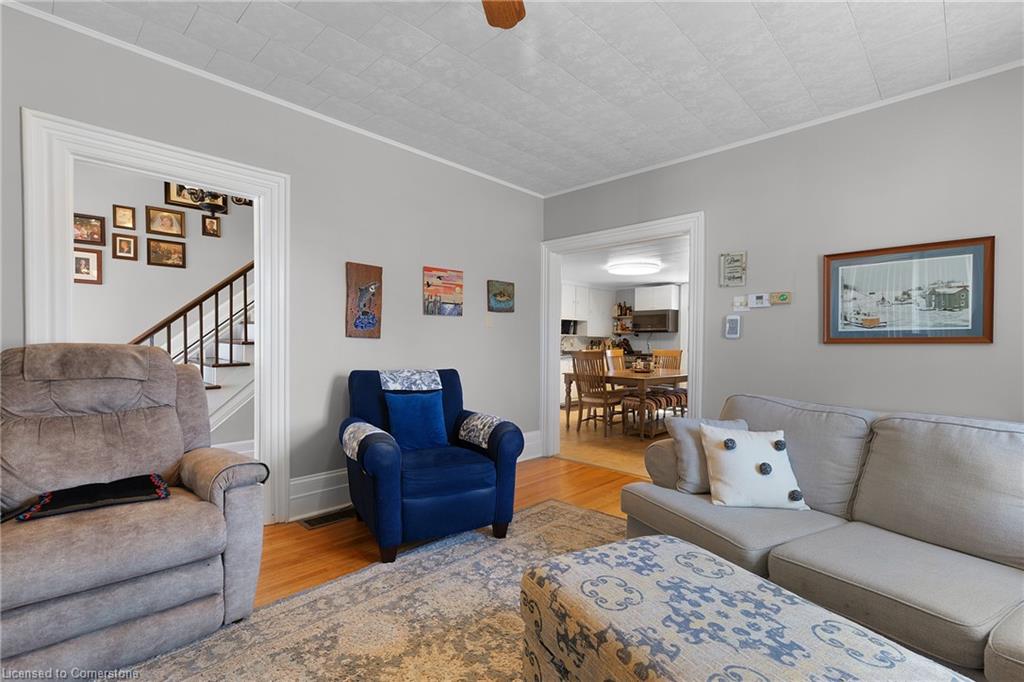 21 Chapman Street W Property Photo 6