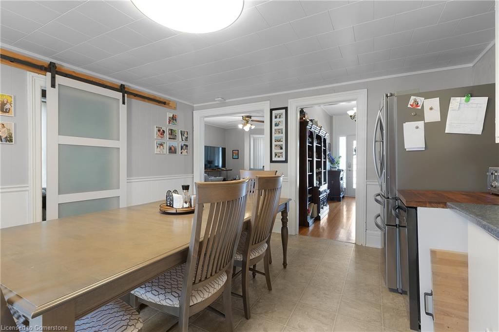 21 Chapman Street W Property Photo 10