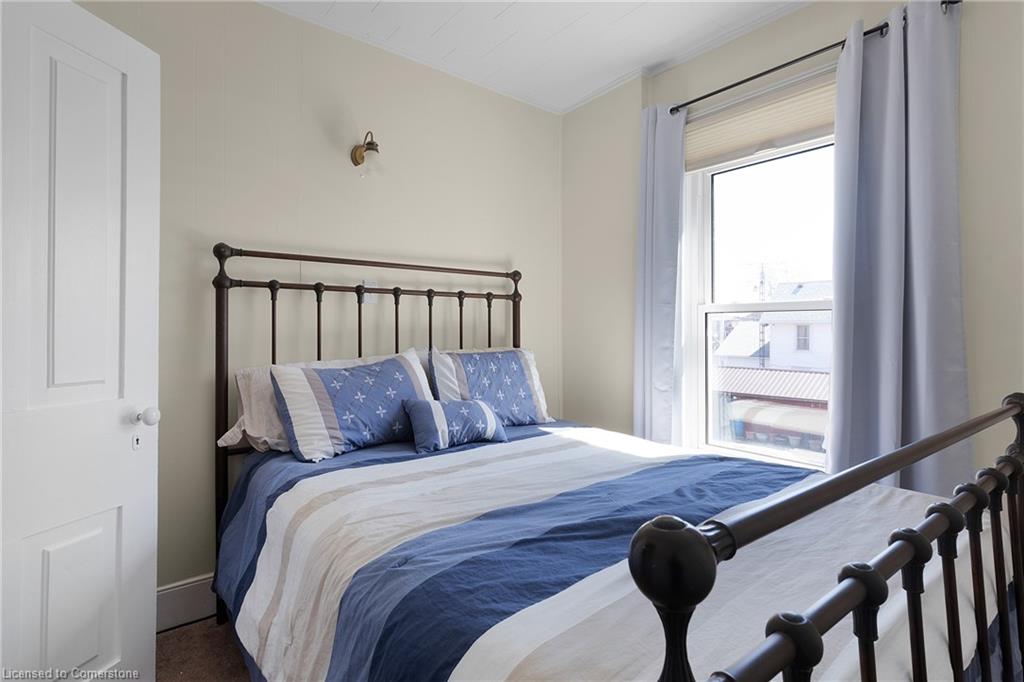 21 Chapman Street W Property Photo 16