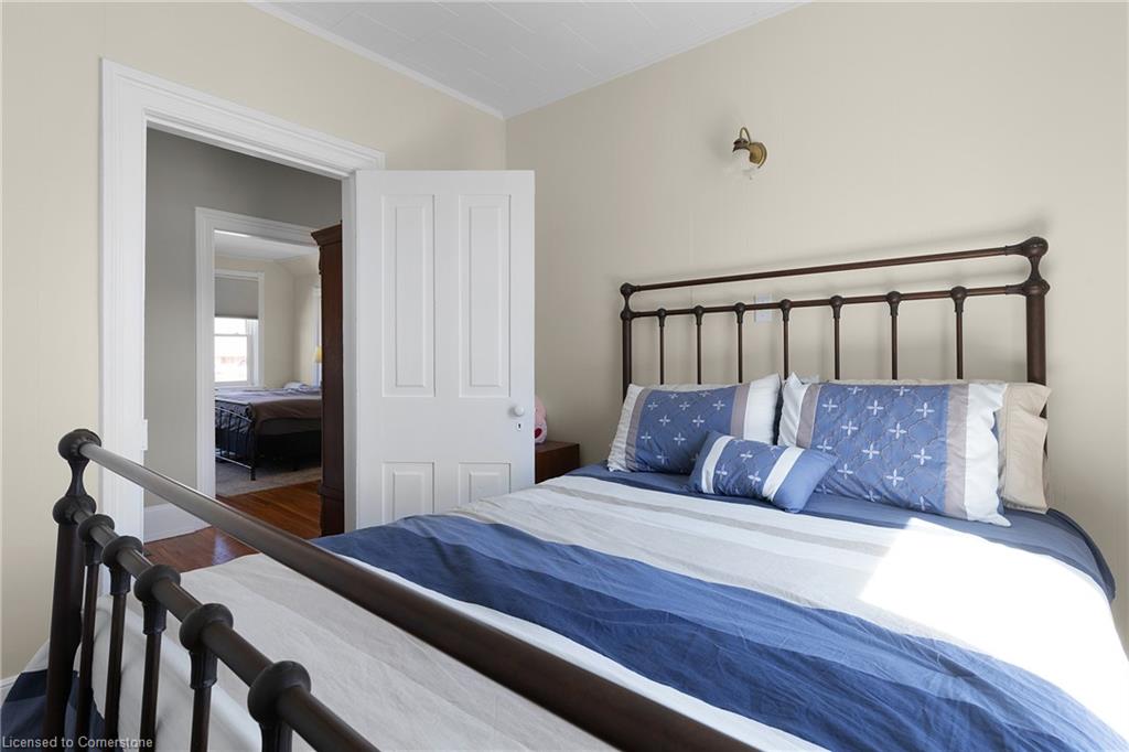 21 Chapman Street W Property Photo 17