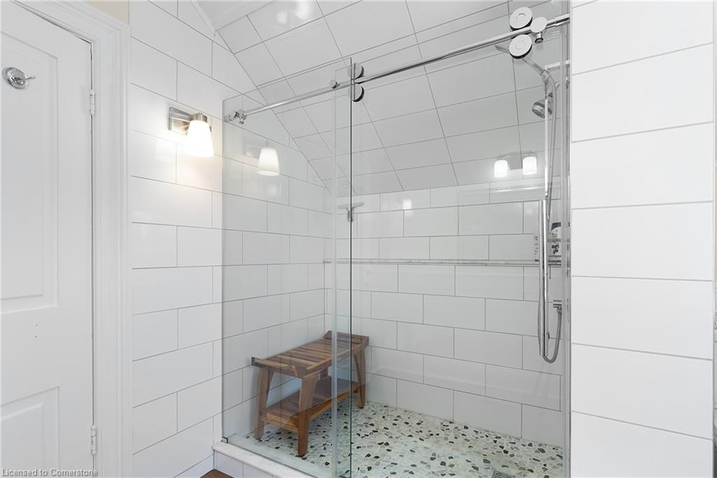 21 Chapman Street W Property Photo 18