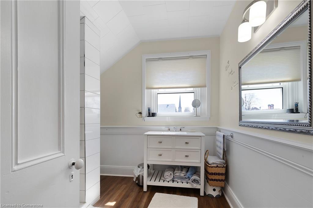21 Chapman Street W Property Photo 19