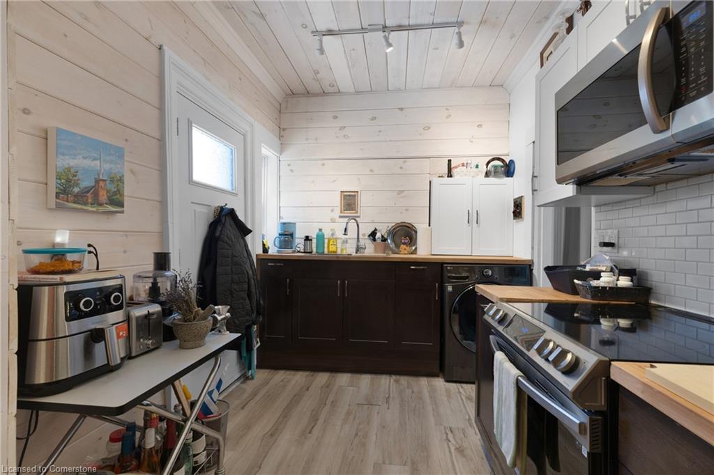 21 Chapman Street W Property Photo 23