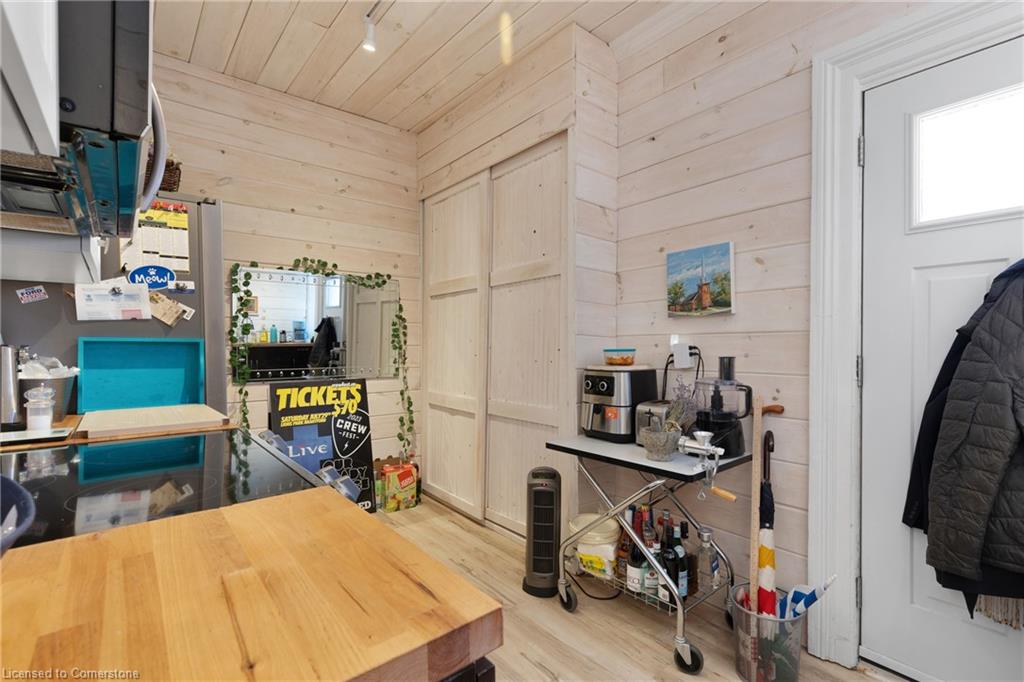 21 Chapman Street W Property Photo 24