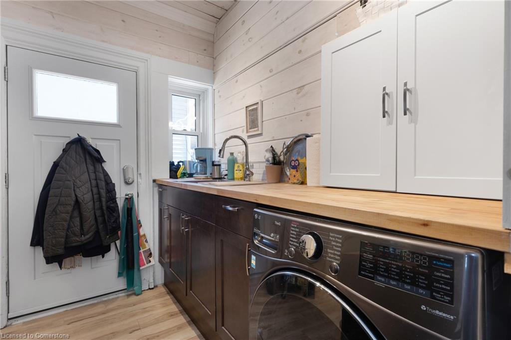21 Chapman Street W Property Photo 25