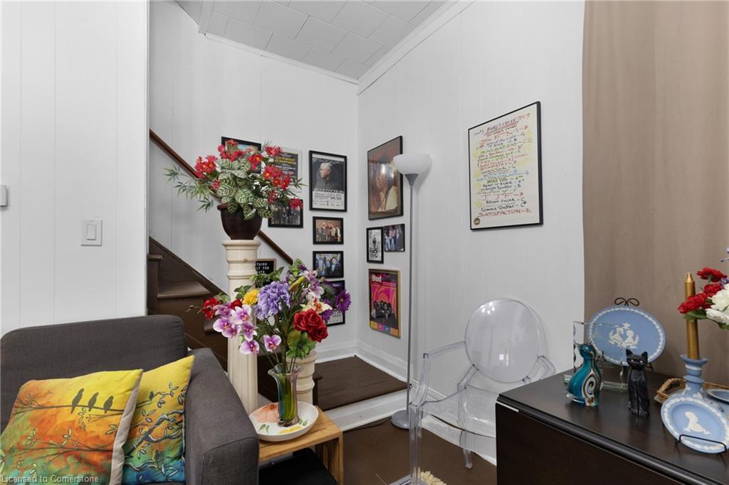 21 Chapman Street W Property Photo 26