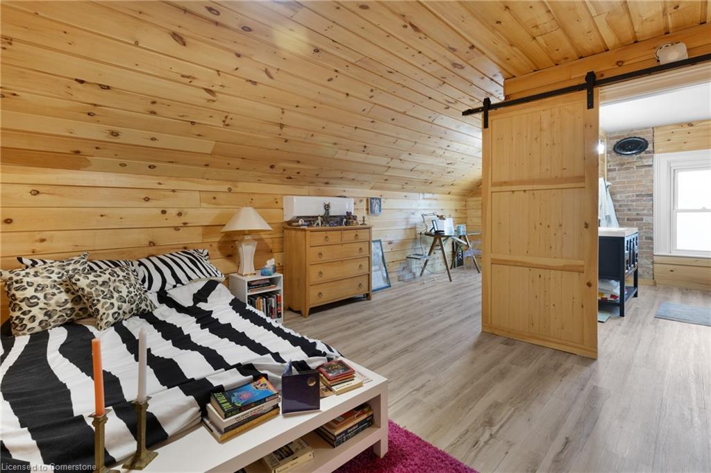 21 Chapman Street W Property Photo 28