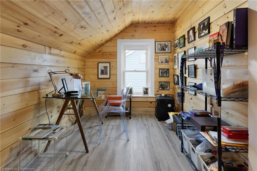 21 Chapman Street W Property Photo 30
