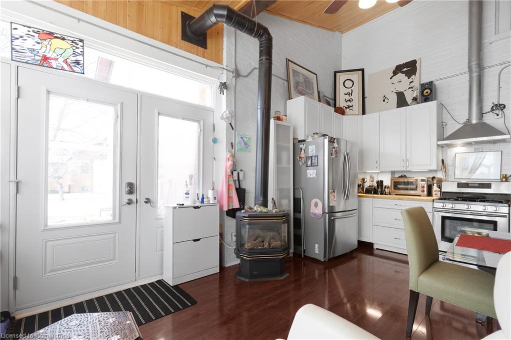 21 Chapman Street W Property Photo 34