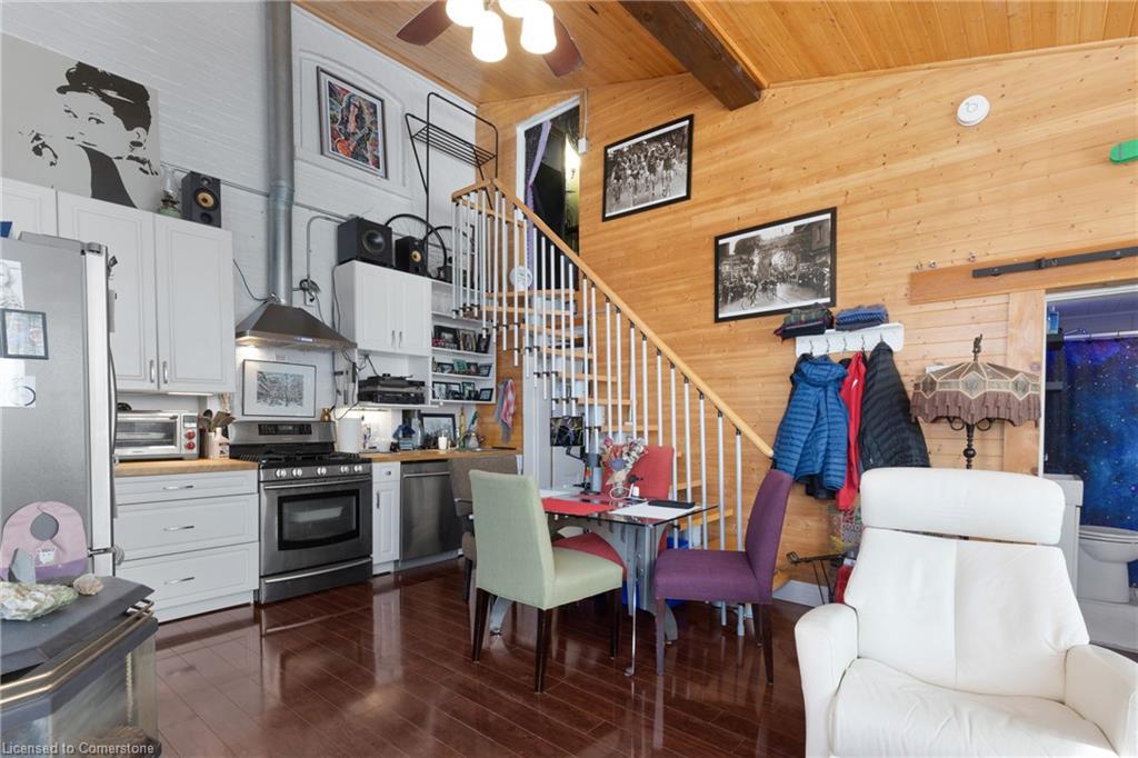 21 Chapman Street W Property Photo 35