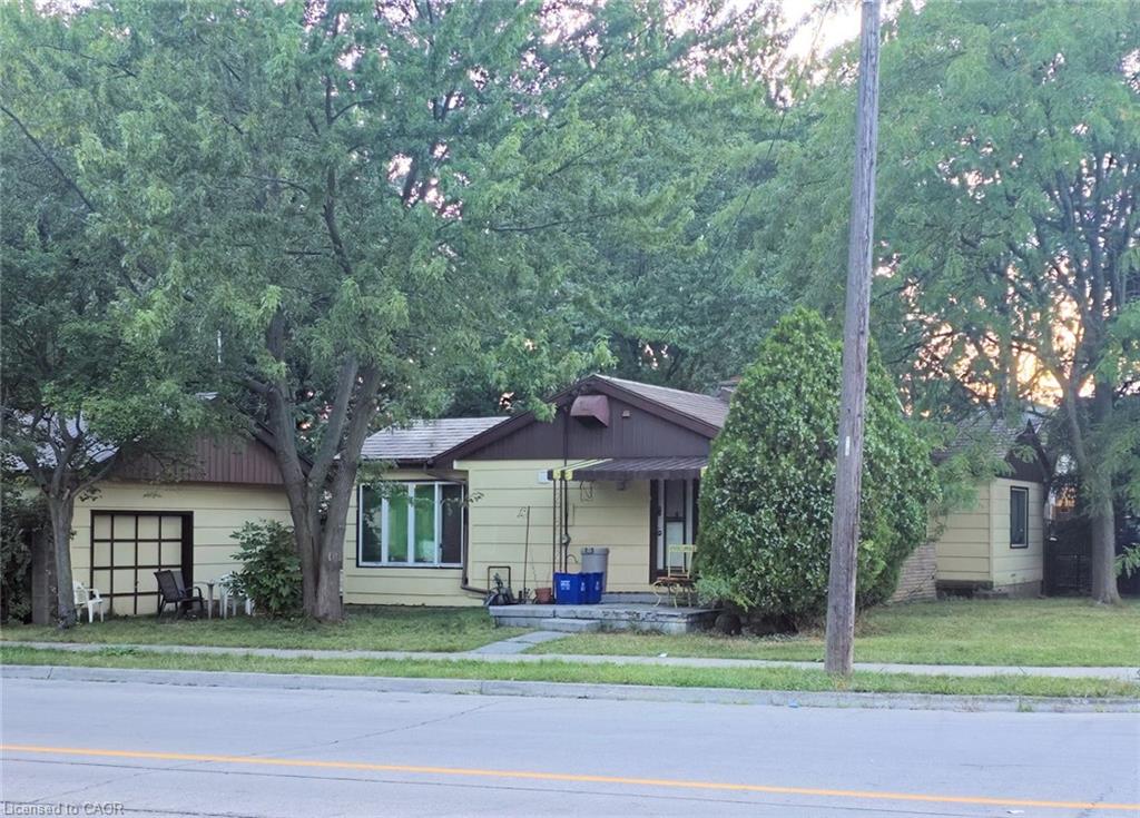 976 Stone Church Road E Property Photo 2