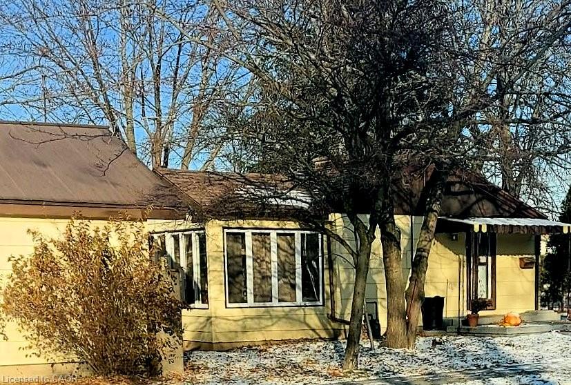 976 Stone Church Road E Property Photo 3