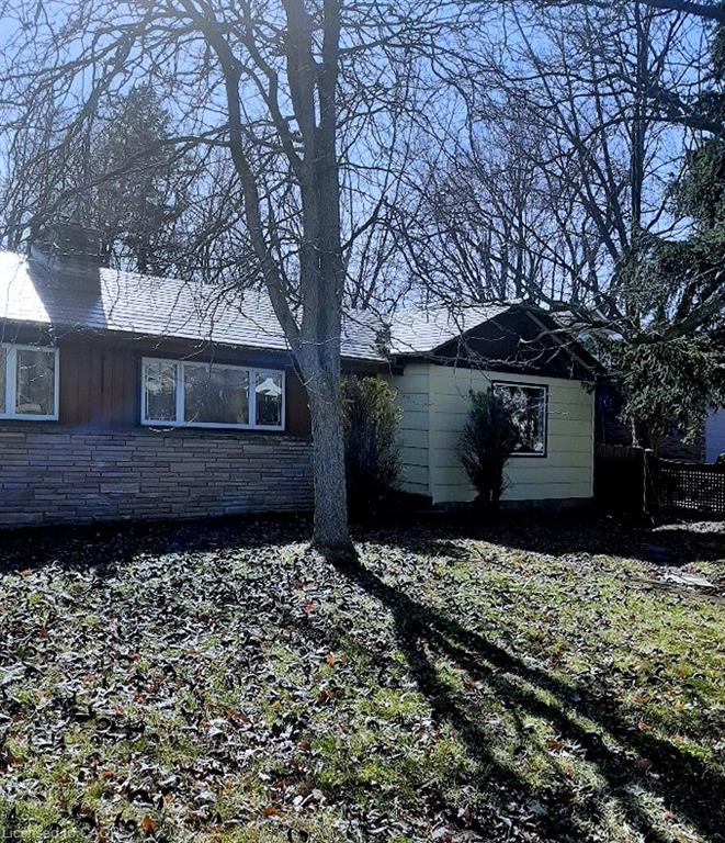 976 Stone Church Road E Property Photo 5